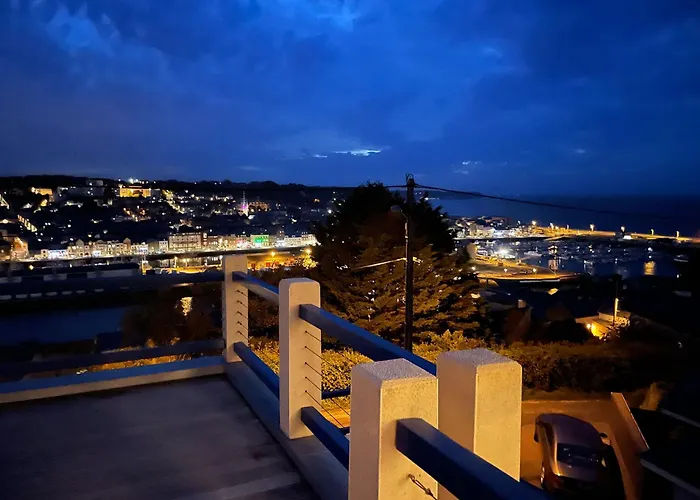 Maison Vue Mer, Port Et Ville