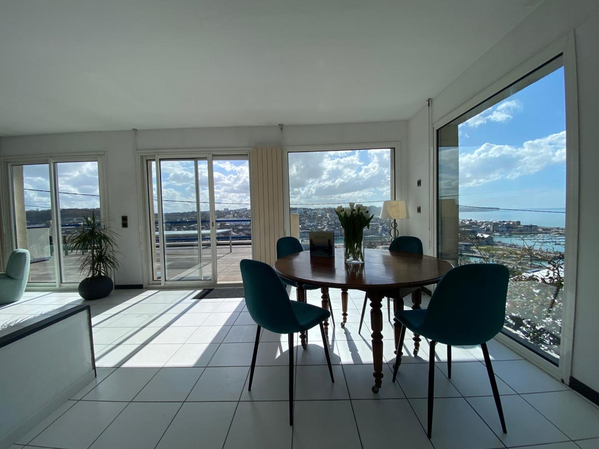 Maison Vue Mer, Port Et