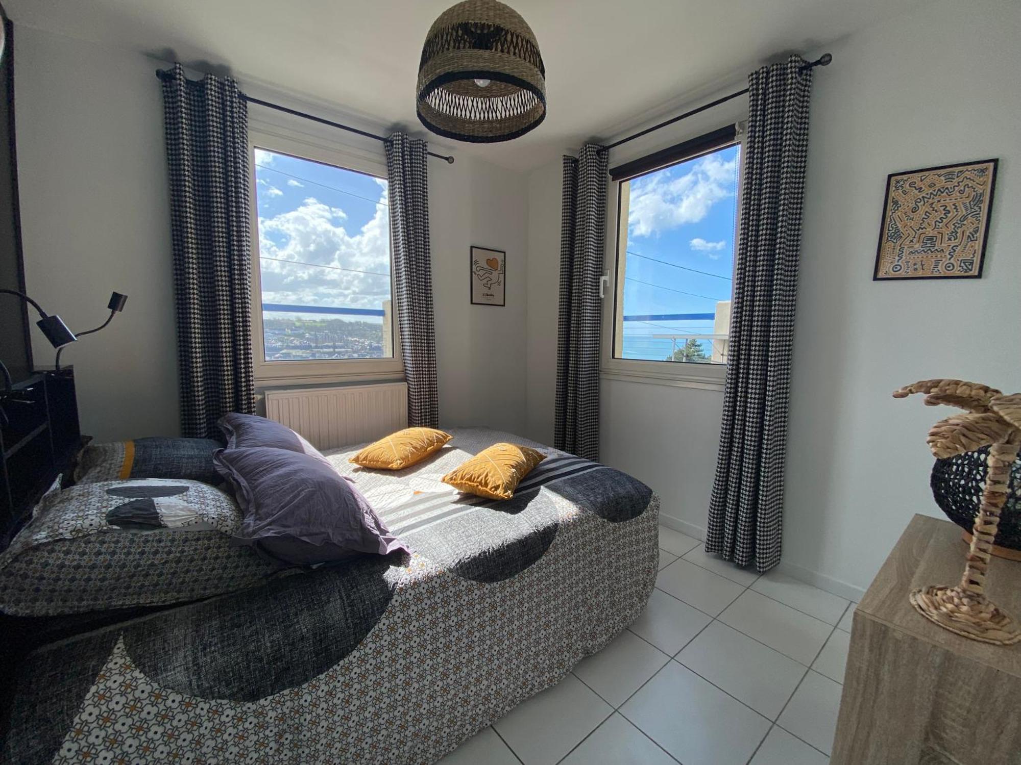 Holiday home Maison Vue Mer, Port Et *
